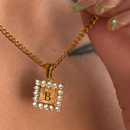 Stunning 18K Gold Plated Customized Letter Pendant Necklace with Iced Out Zircon & Cuban Chain for Women