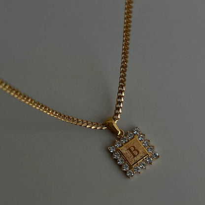 Stunning 18K Gold Plated Customized Letter Pendant Necklace with Iced Out Zircon & Cuban Chain for Women